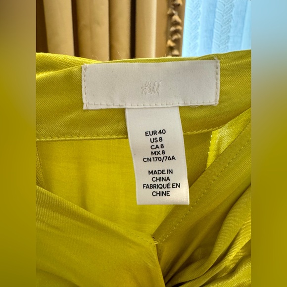 Fabulous chartreuse fringe skirt - Picture 4 of 4